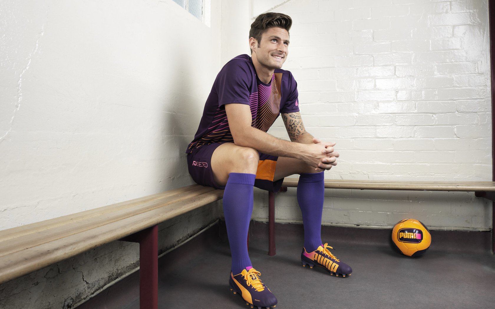 开云-足球视频课堂上线助力教练员远程学习，在线培训足球教练app